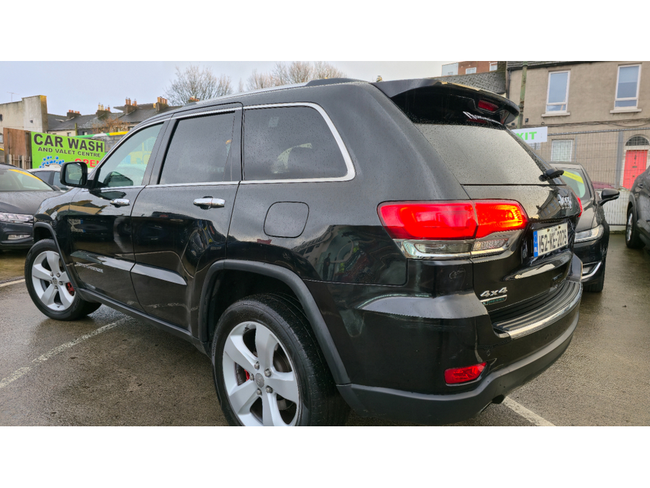 2015 Jeep Cherokee - image 8