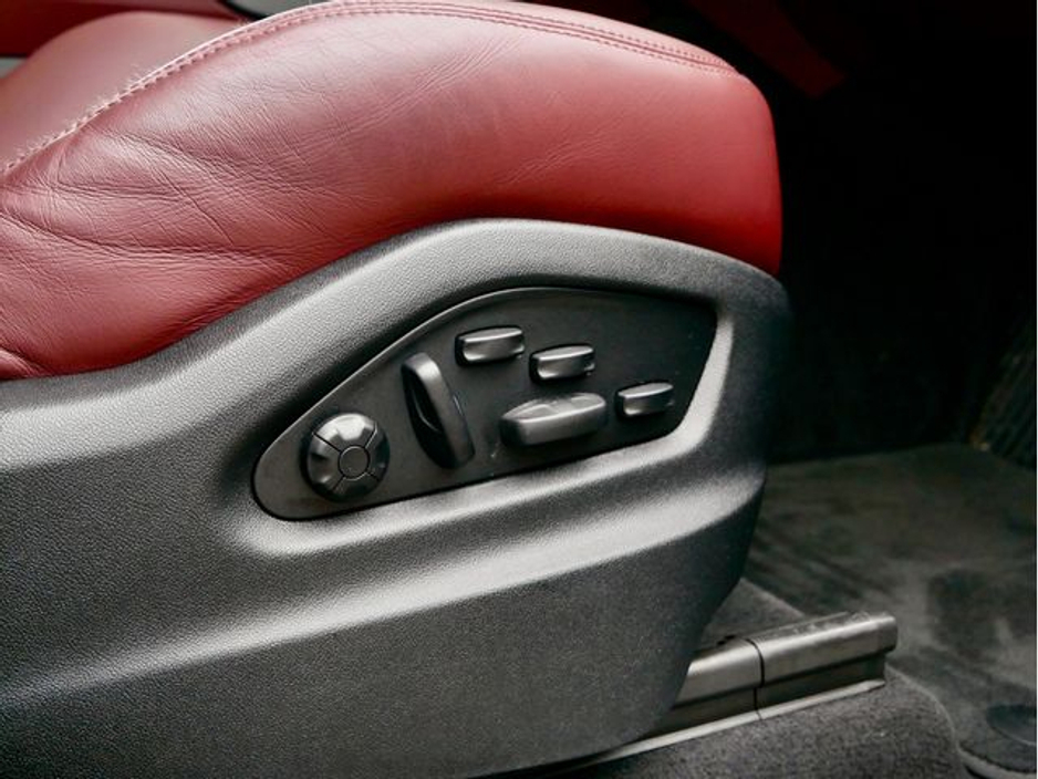 2024 Porsche Cayenne - image 21