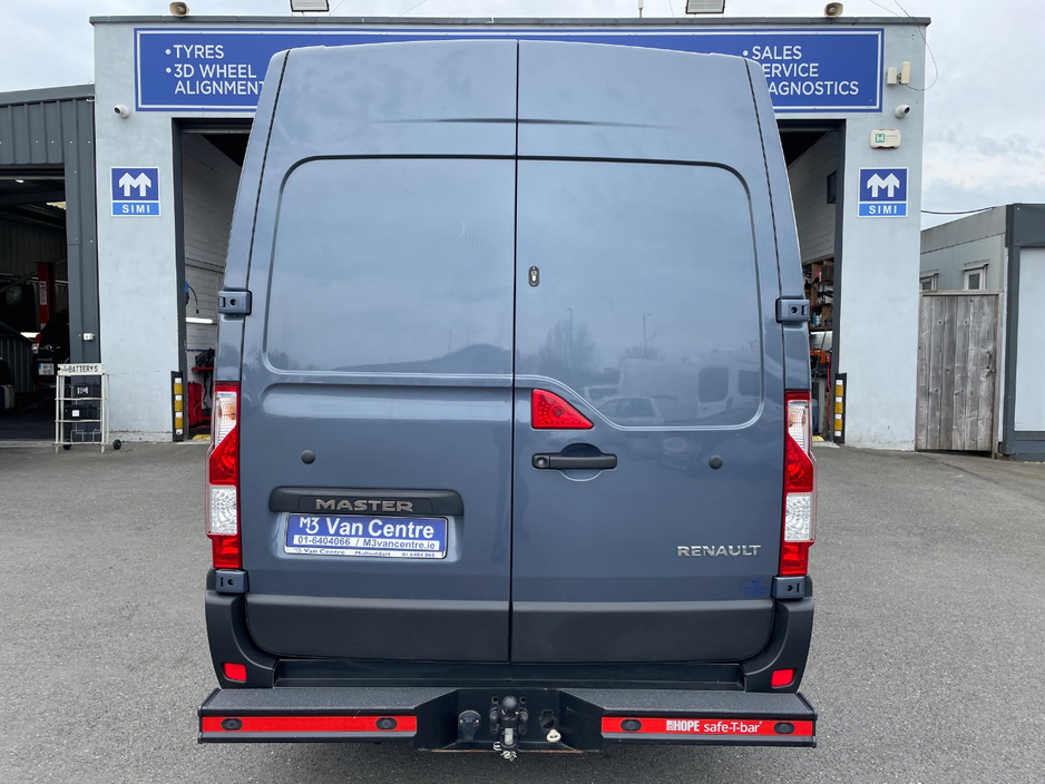 2023 Renault Master - image 8