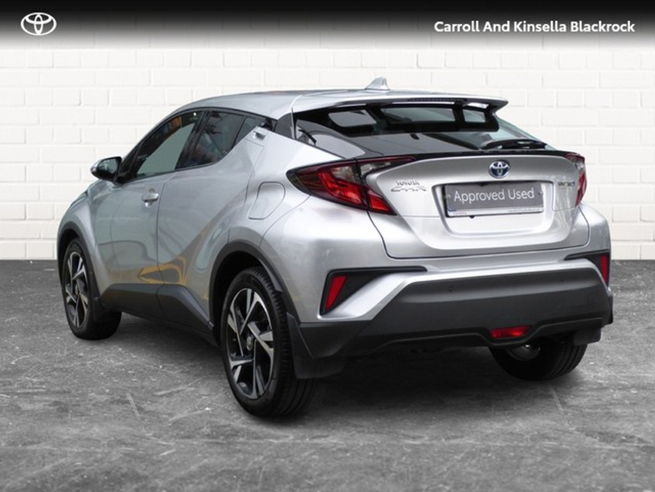 2023 Toyota C-HR - image 2