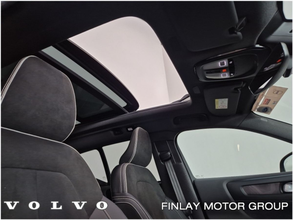 2023 Volvo XC40 BEV 231hp Ultimate 69kw Pan Roof , Heated Steering Wheel & Seats €36,950