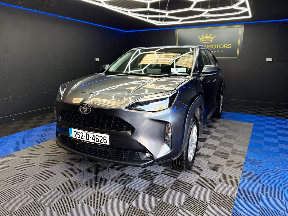 2025 Toyota Yaris Cross - image 6