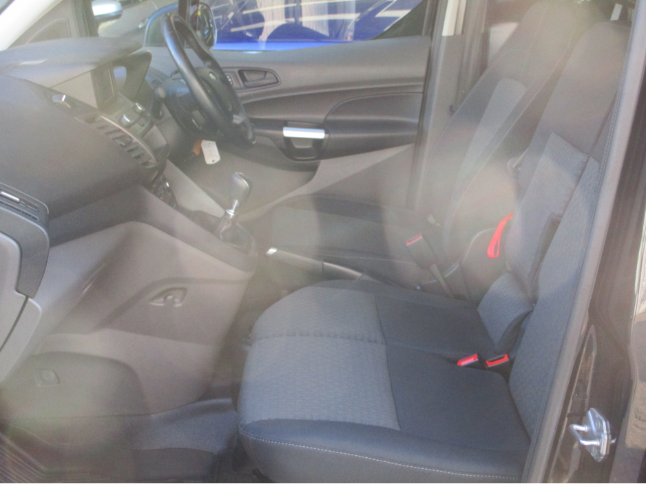 2021 Ford Transit Connect - image 18