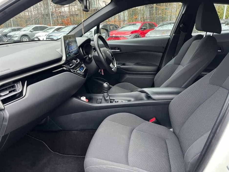 2018 Toyota C-HR - image 6