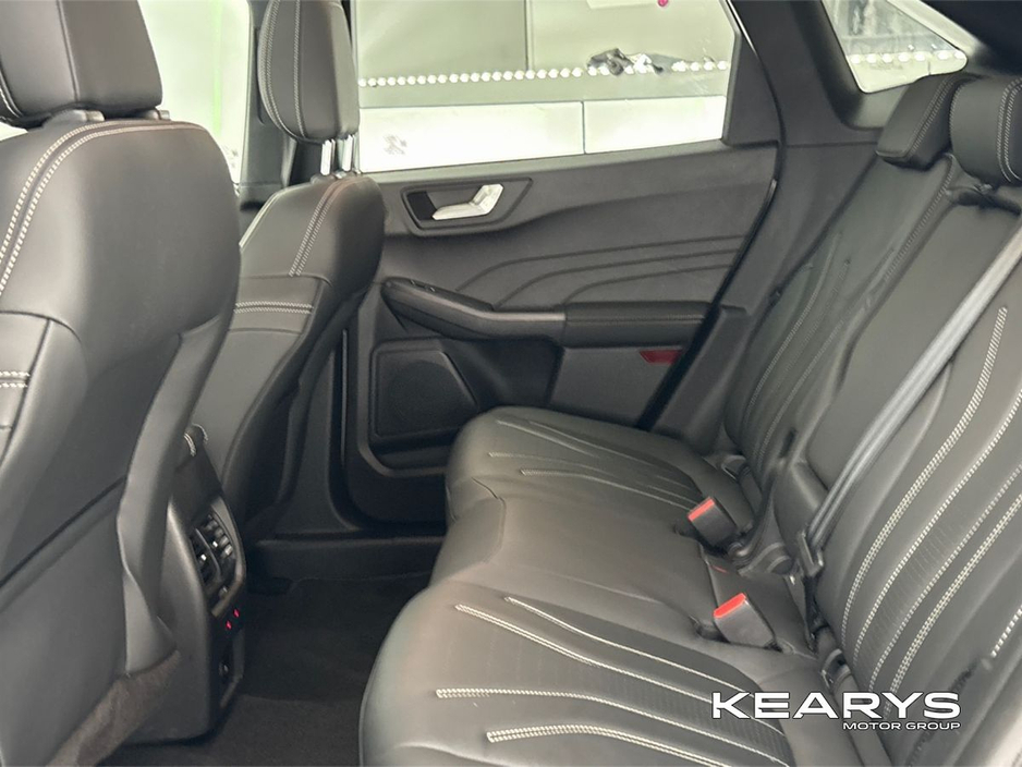 2023 Ford Kuga 2.5 Duratec 225PS PHEV Vignale *Solar Silver* €33,950