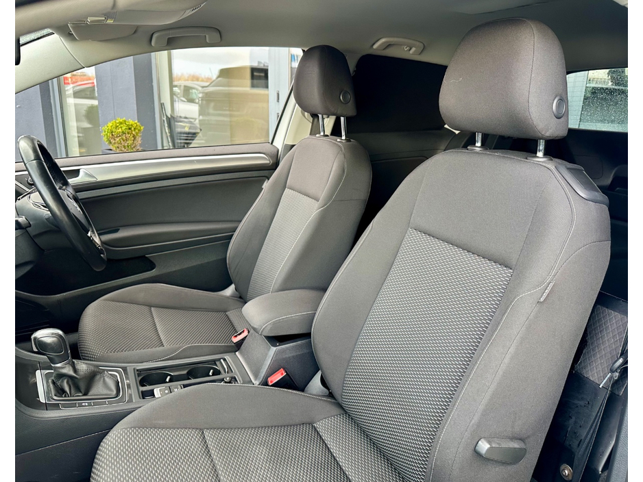 2019 Volkswagen Golf - image 7