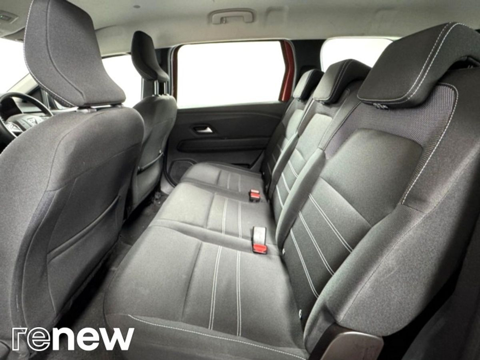 2022 Dacia Jogger - image 11