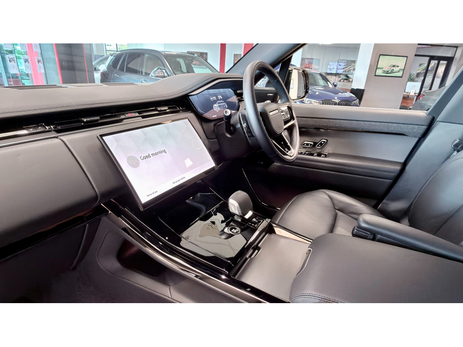 2025 Land Rover Range Rover - image 17