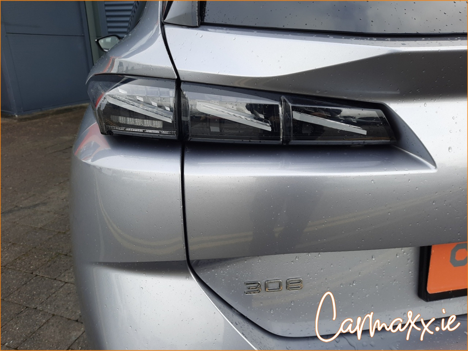 2022 Peugeot 308 - image 14