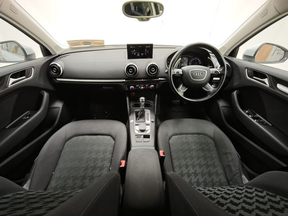 2015 Audi A3 - image 2