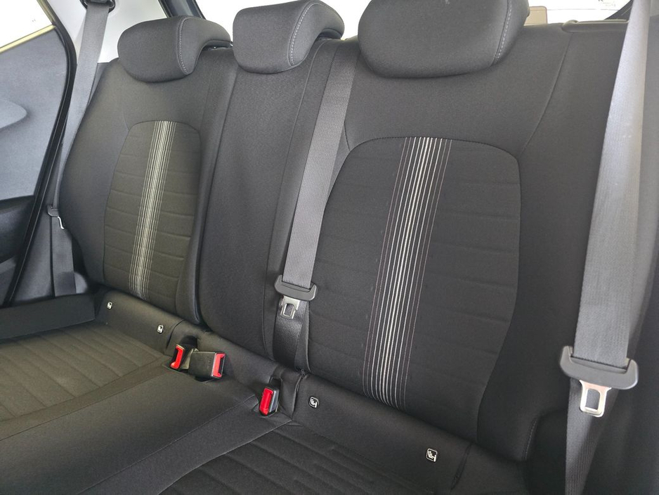 2023 Hyundai i10 - image 10