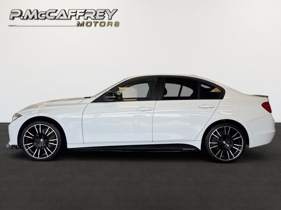 2015 BMW 3 Series - image 8