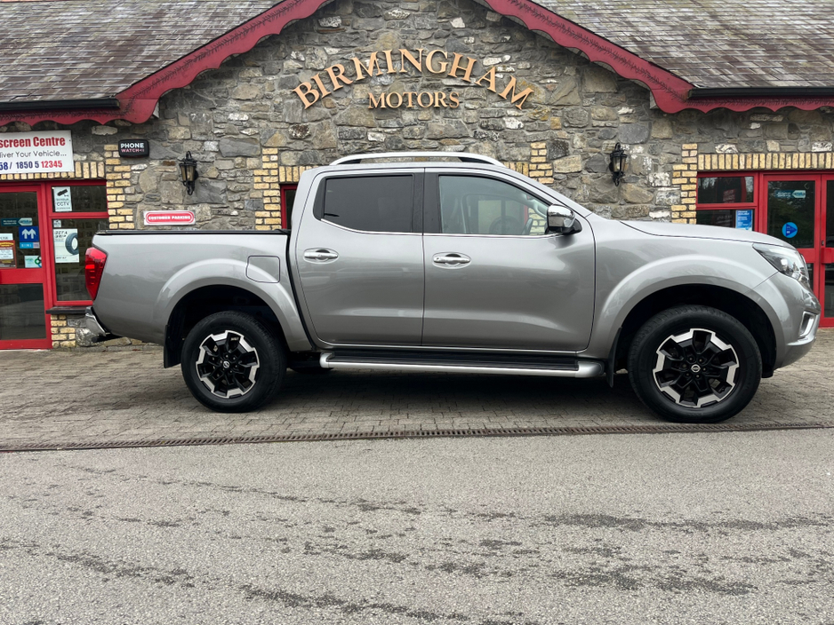 2020 Nissan Navara - image 4