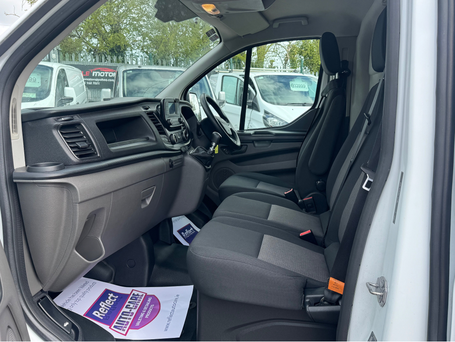 2022 Ford Transit Custom - image 7