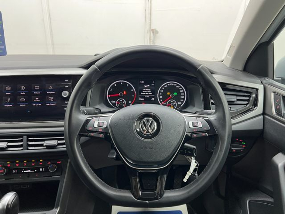 2018 Volkswagen Polo 1.0 TSI Automatic, Reversing camera, LOW MILES €16,895