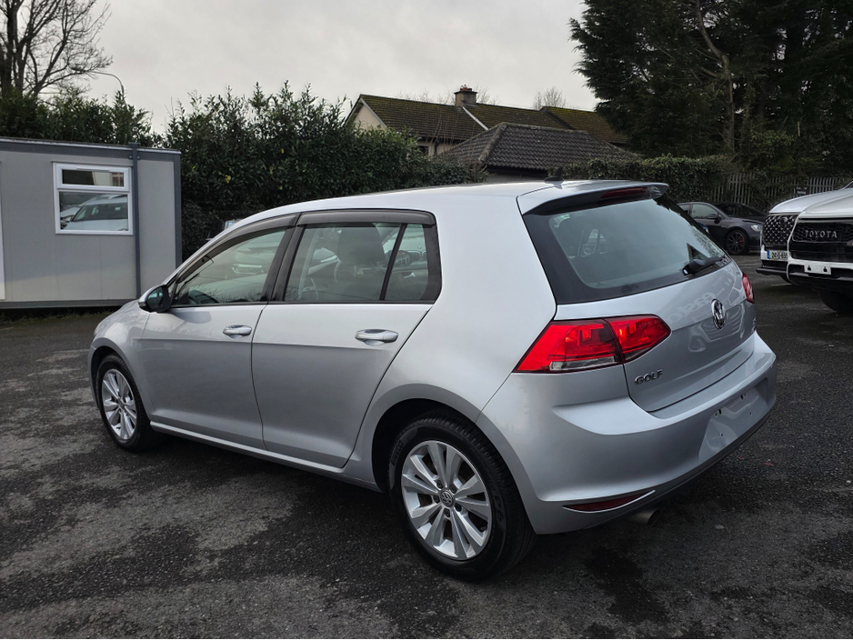 2015 Volkswagen Golf - image 10