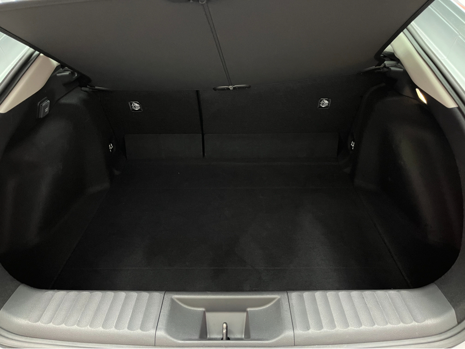 2025 Toyota Prius - image 7