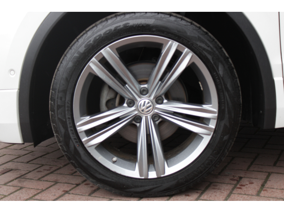 2019 Volkswagen Tiguan - image 24