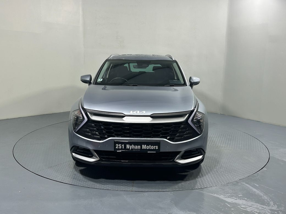 2025 Kia Sportage - image 2