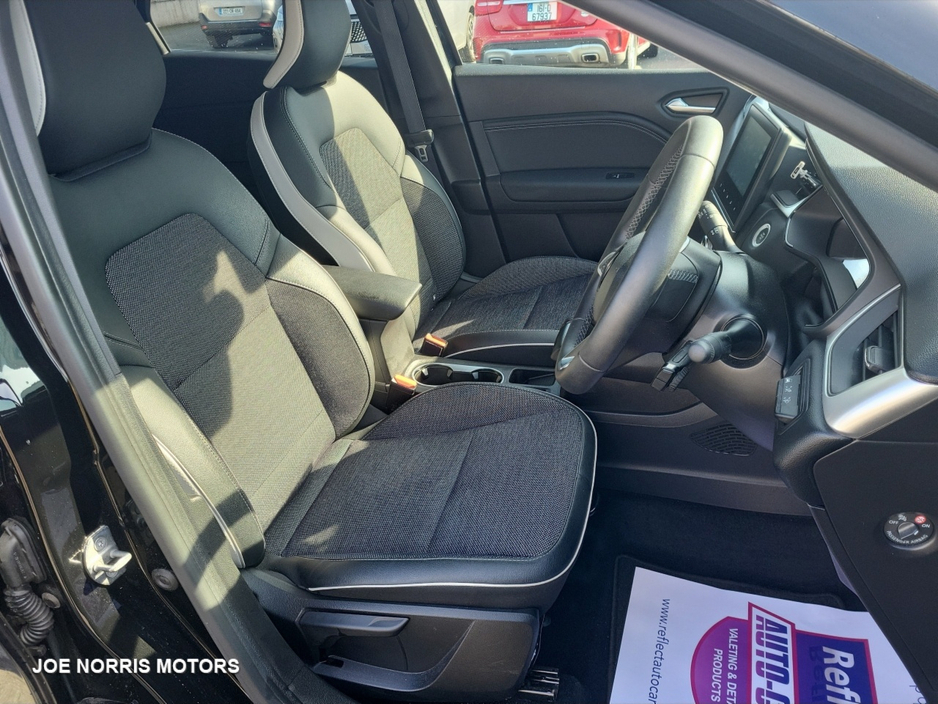 2023 Renault Captur - image 23