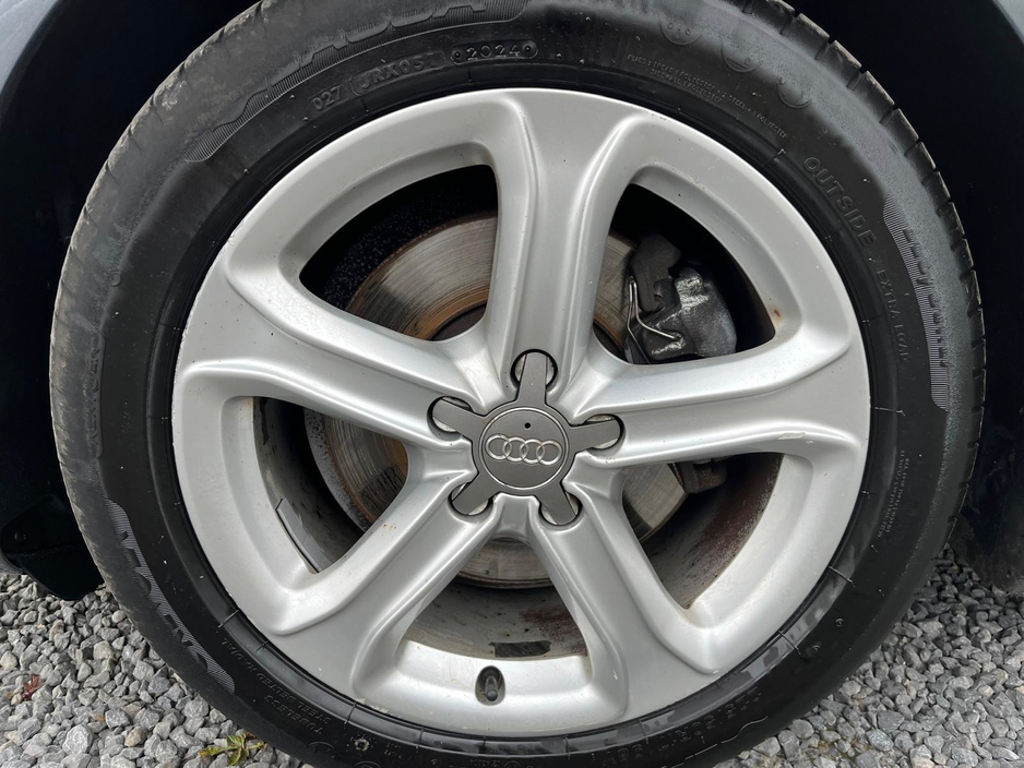 2014 Audi A4 - image 18