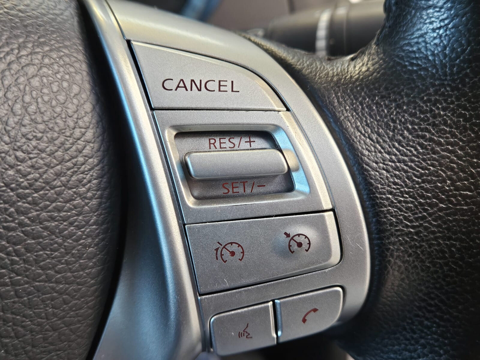 2019 Nissan Navara - image 10