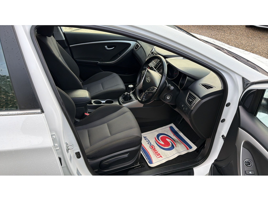 2015 Hyundai i30 SE BLUE DRIVE CRDI €10,250