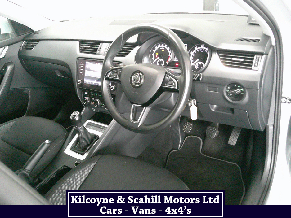 2020 Skoda Octavia - image 23