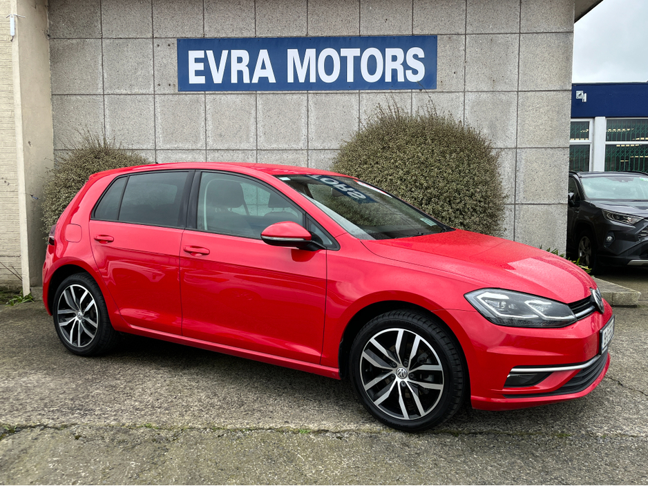 2019 Volkswagen Golf - image 3