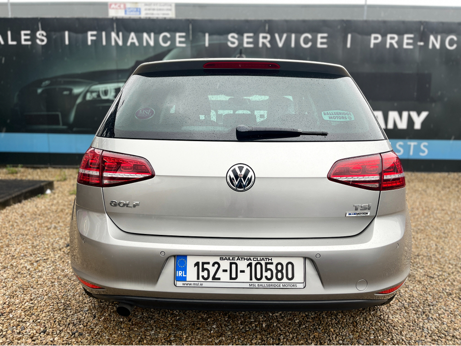 2015 Volkswagen Golf - image 5