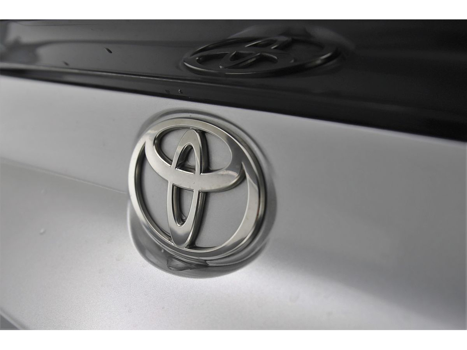 2024 Toyota C-HR - image 25