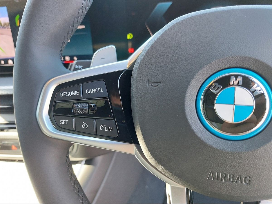 2025 BMW 3 Series - image 17