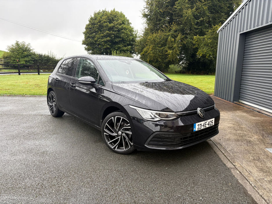 2022 Volkswagen Golf 2.0 TDI 115HP Life €23,995