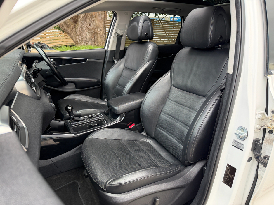 2016 Kia Sorento - image 32