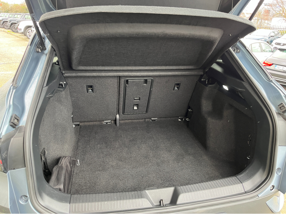 2022 Volkswagen ID.4 - image 8