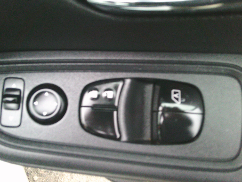 2018 Nissan Micra - image 10