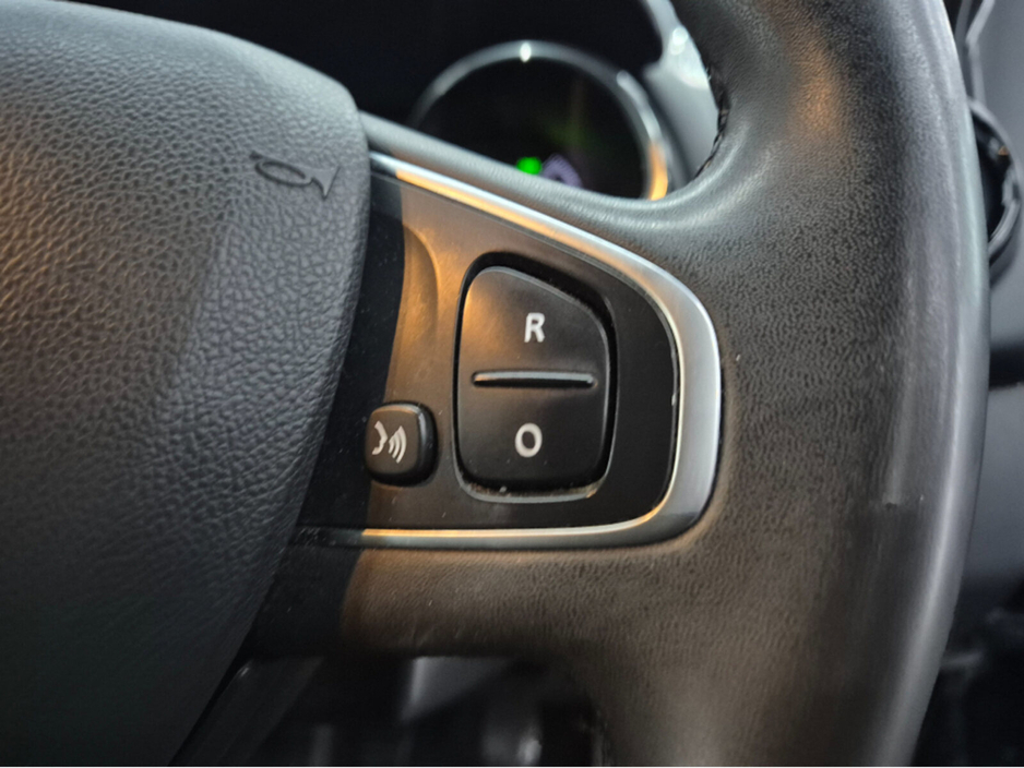 2017 Renault Clio - image 7