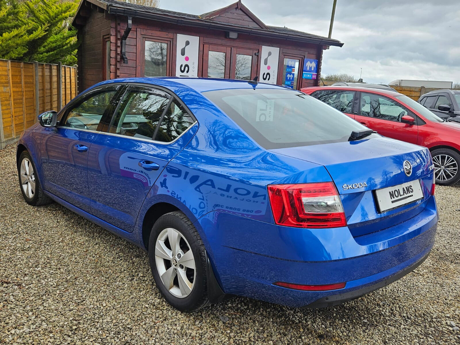 2020 Skoda Octavia - image 12