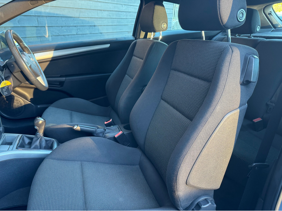 2007 Opel Astra - image 16