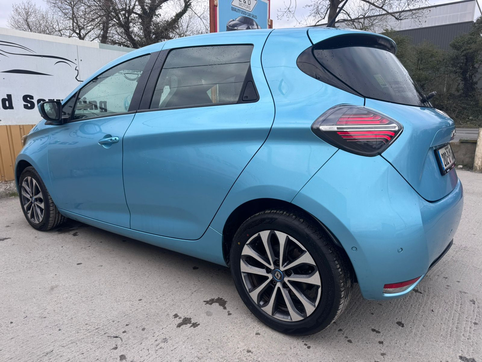 2020 Renault Zoe - image 9