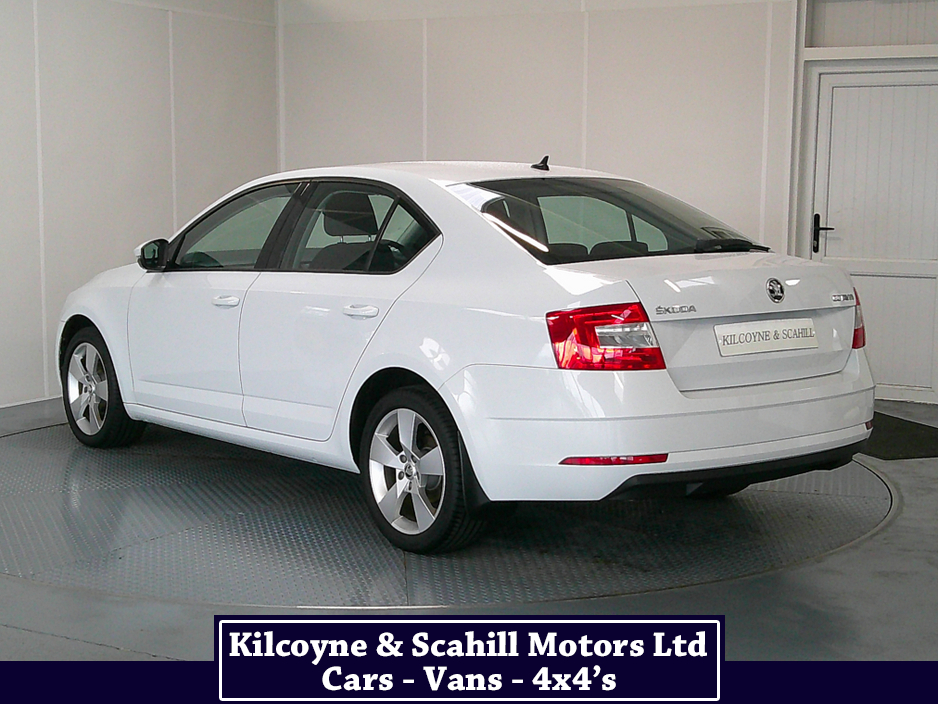 2019 Skoda Octavia - image 5