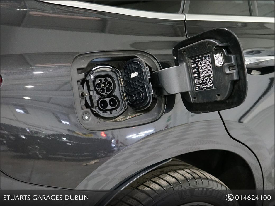 2023 Mercedes-Benz EQC - image 23