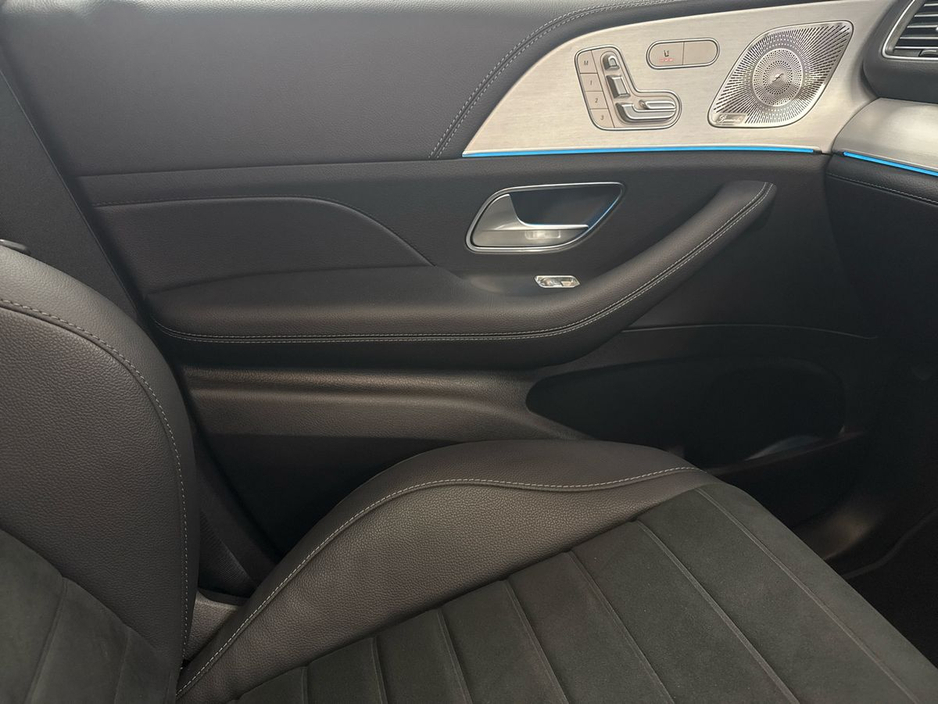 2025 Mercedes-Benz GLE Class - image 17