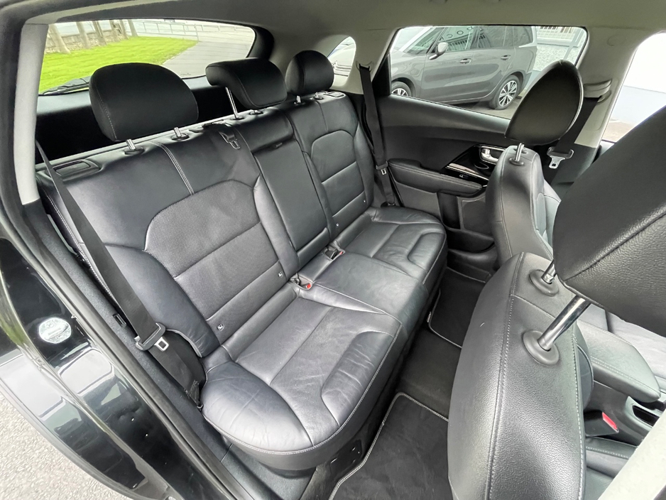 2018 Kia Niro - image 12