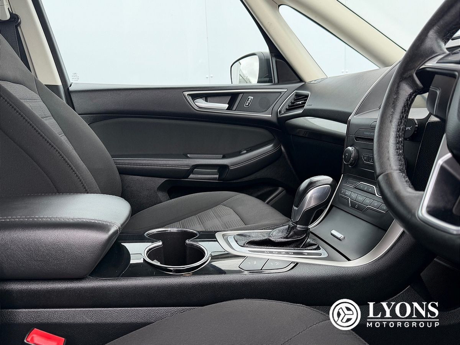 2018 Ford Galaxy - image 12