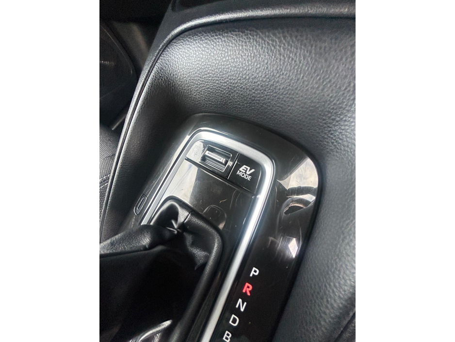 2023 Toyota Corolla - image 13