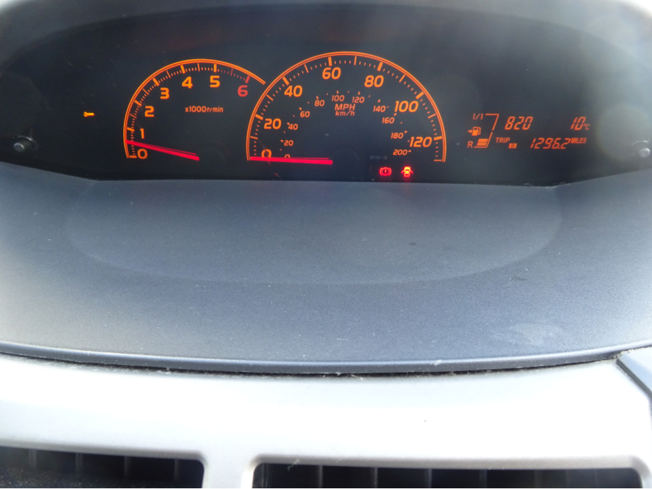 2010 Toyota Yaris - image 21