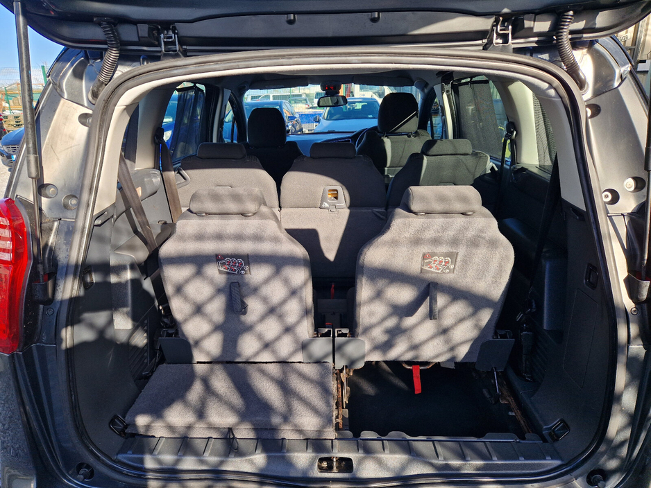 2015 Peugeot 5008 - image 18