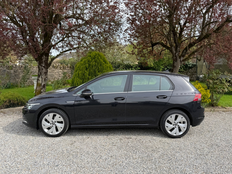 2022 Volkswagen Golf - image 5