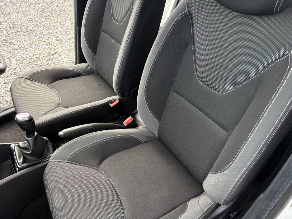 2019 Renault Clio - image 23